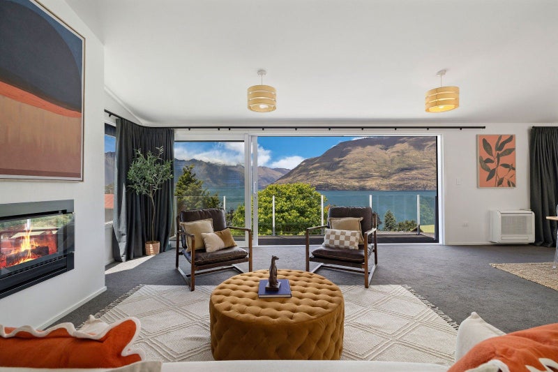 8B Moss Lane, Sunshine Bay, Queenstown - Carousel 2