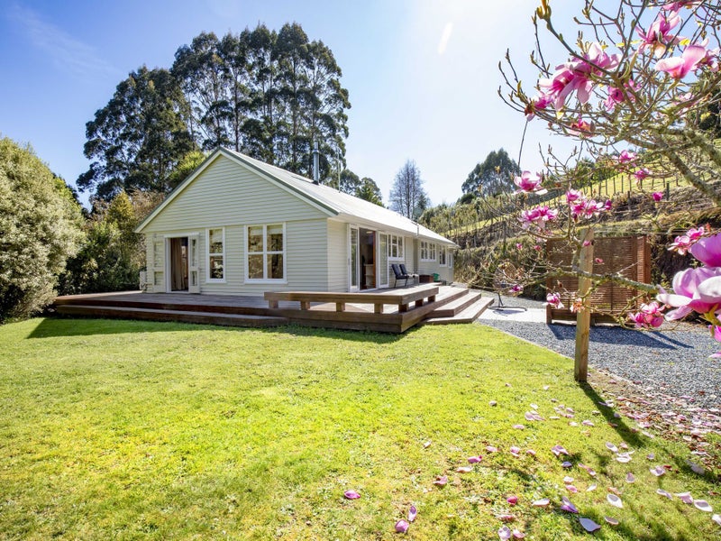 5C Janet Frame Way, Whitemans Valley, Upper Hutt - Carousel 2