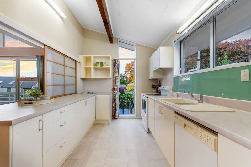 4 Hawkswood Place, Avonhead, Christchurch City, Canterbury - Carousel 1