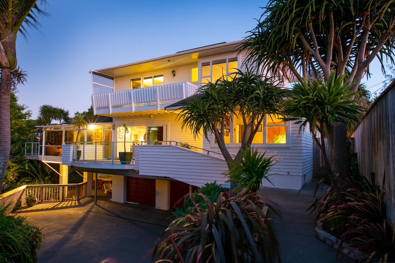 105 Vivian Street, New Plymouth, New Plymouth - Carousel 1