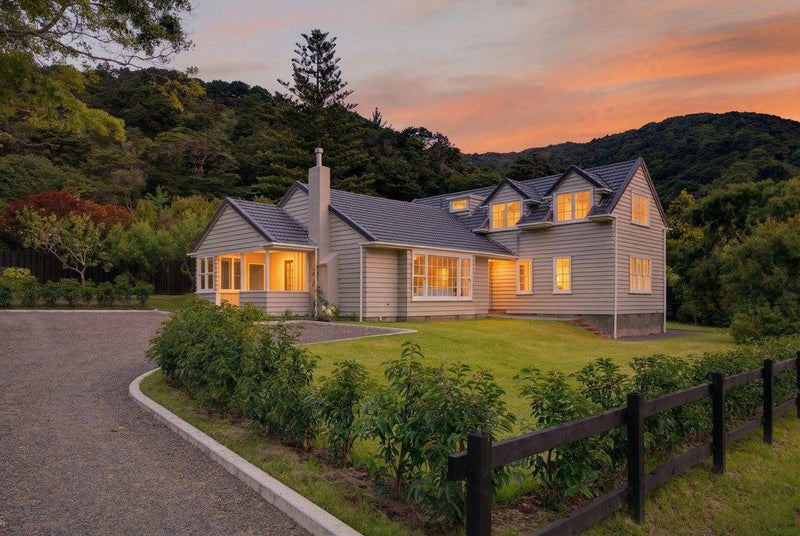 50 Cheviot Road, Lowry Bay, Lower Hutt - Carousel 1