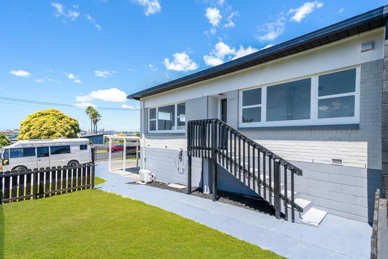 1/49 Clendon Avenue, Papatoetoe, Auckland - Carousel 2
