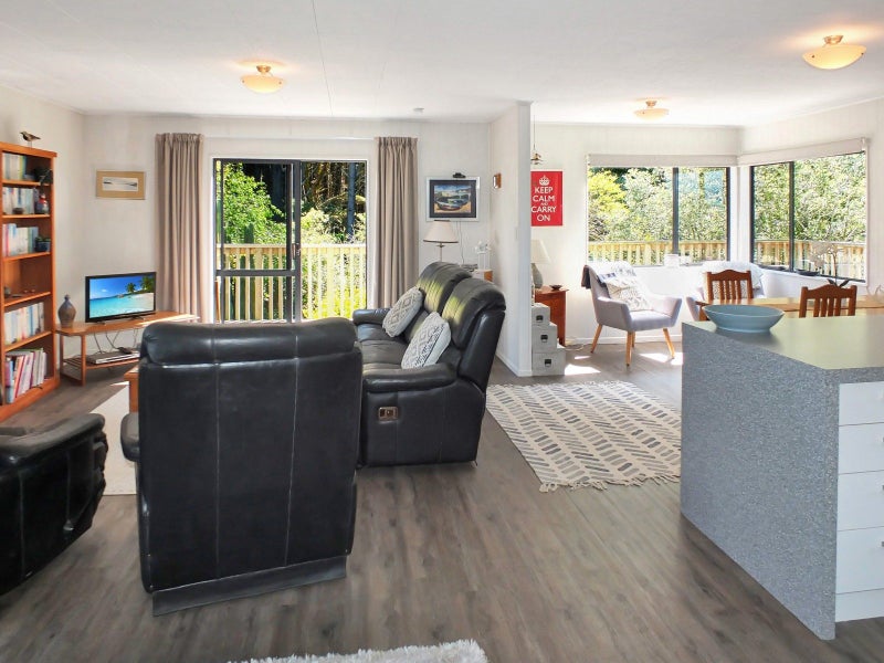 27 Cousins Avenue East, Foxton Beach, Foxton - Carousel 2