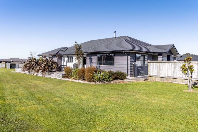 4 Biron Place, Stratford - Carousel 1