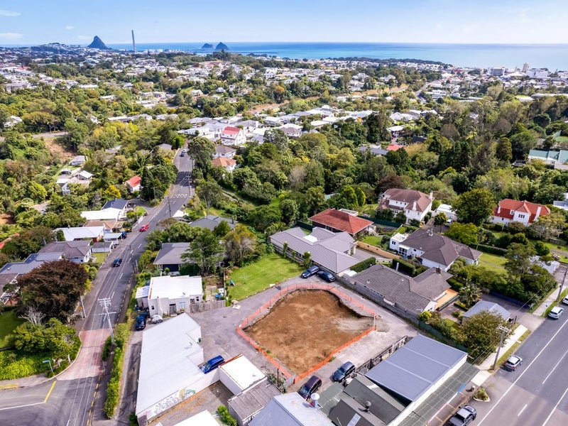 130 Carrington Street, Lower Vogeltown, New Plymouth - Carousel 1
