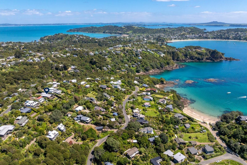 29 Coromandel Road, Oneroa, Waiheke Island - Carousel 2
