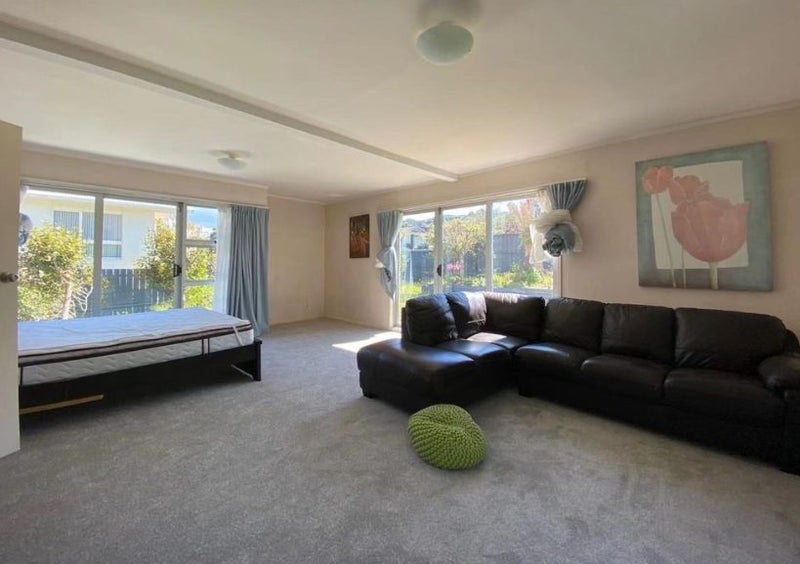 6 Barlow Place, Chatswood, Auckland - Carousel 1