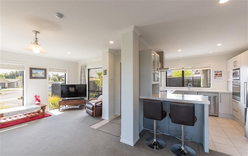 9 Melfield Place, Richmond - Carousel 2