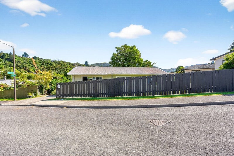 2 Takanini Grove, Stokes Valley, Lower Hutt - Carousel 29