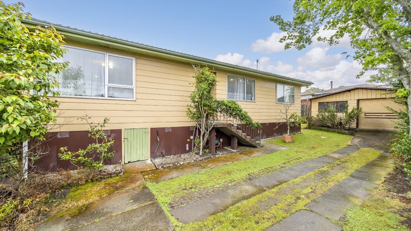 13 Clyma Place, Massey, Auckland - Carousel 1