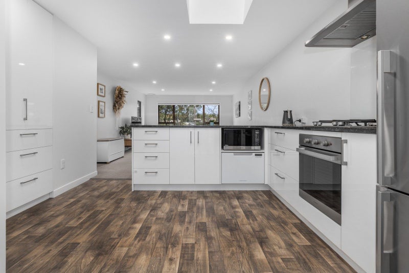 7/24 Acheron Road, Paremata, Porirua - Carousel 1