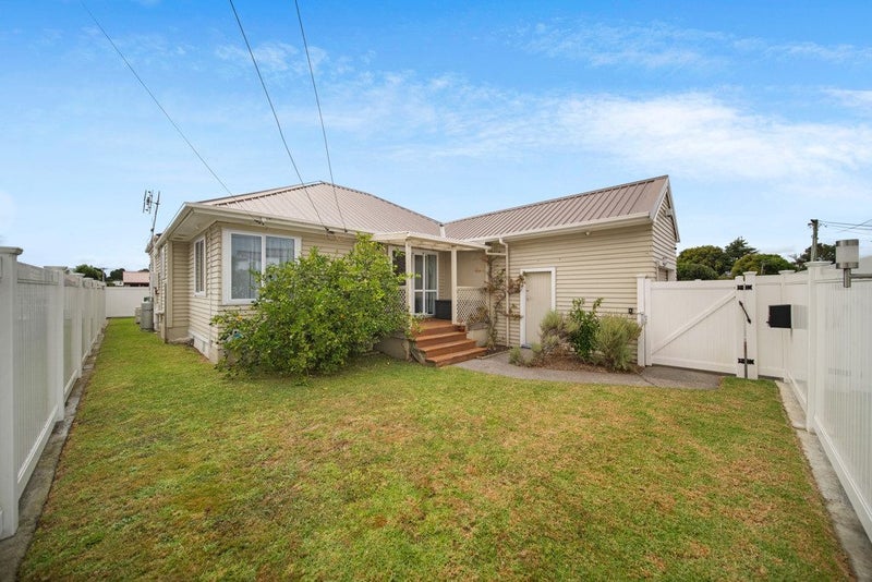 36 Kelvin Road, Papakura, Papakura - Carousel 1
