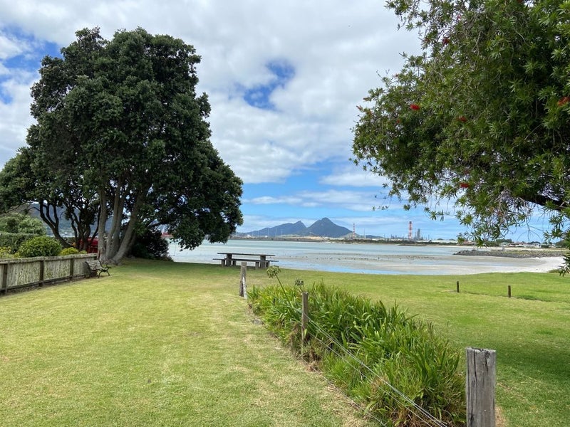 52 One Tree Point Road, One Tree Point - Carousel 1