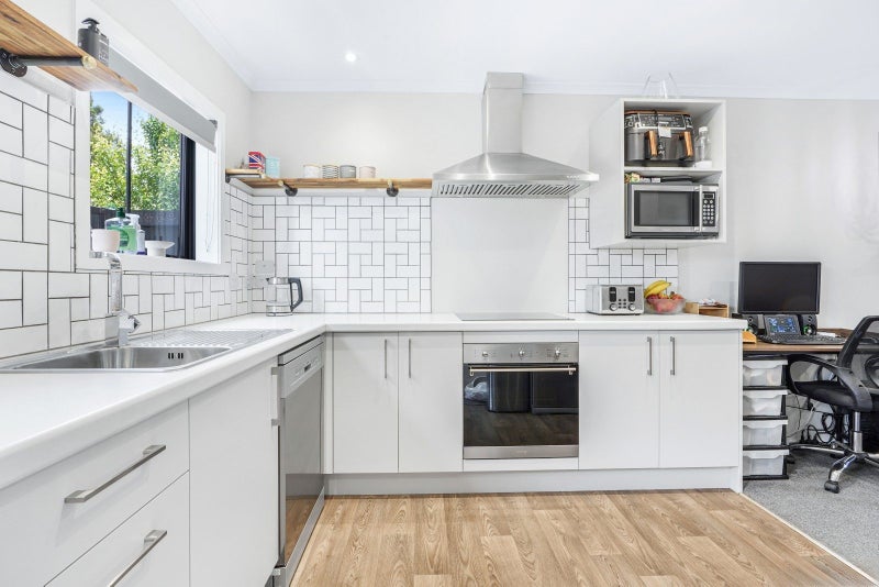 18 Pippa Lane, Chartwell, Hamilton, Waikato - Carousel 1