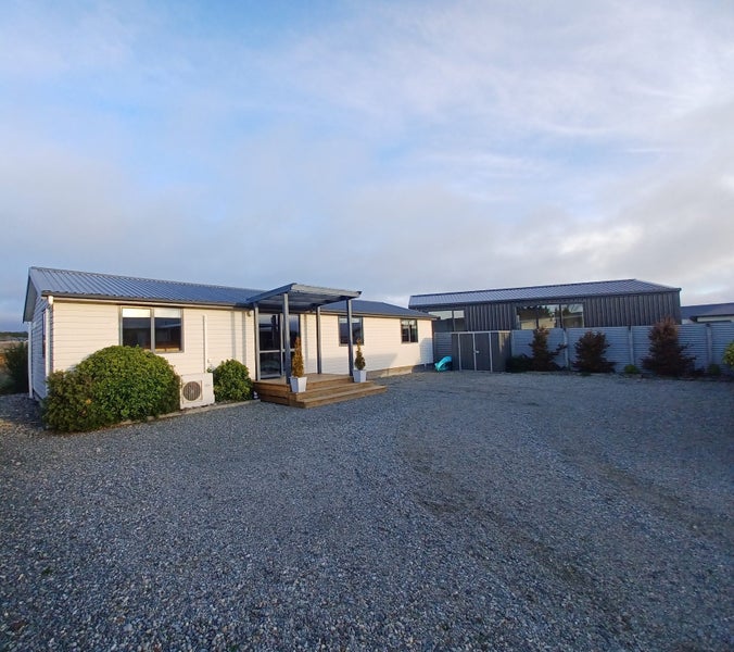 10B Anderson Place, Te Anau, Te Anau - Carousel 2