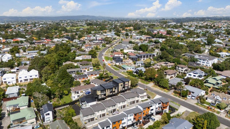 3/53 Drake Street, Howick, Auckland - Carousel 2