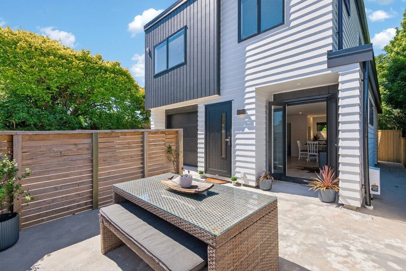 15B Rowe Parade, Wainuiomata, Lower Hutt - Carousel 2