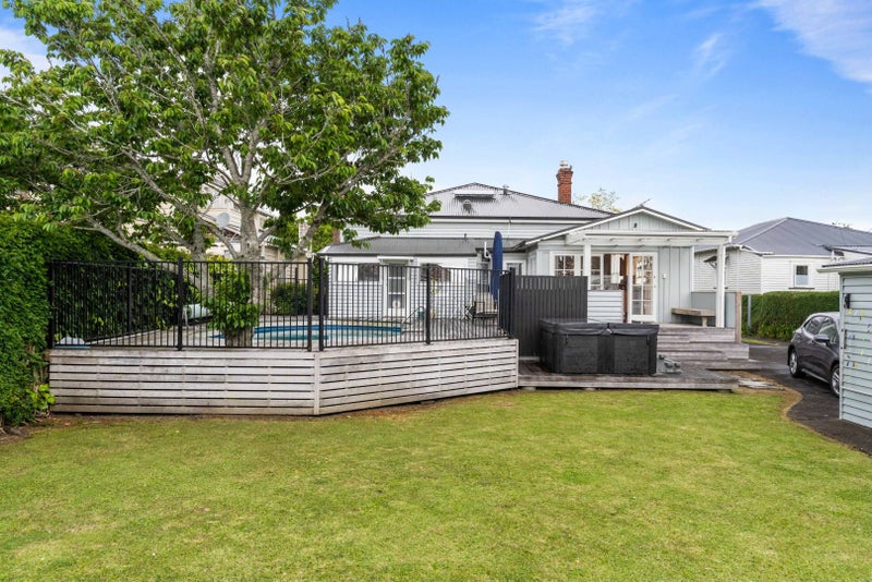 83 Taylors Road, Mount Albert, Auckland - Carousel 17
