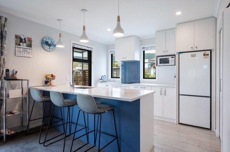 98 Daelyn Drive, Richmond, Richmond - Carousel 2