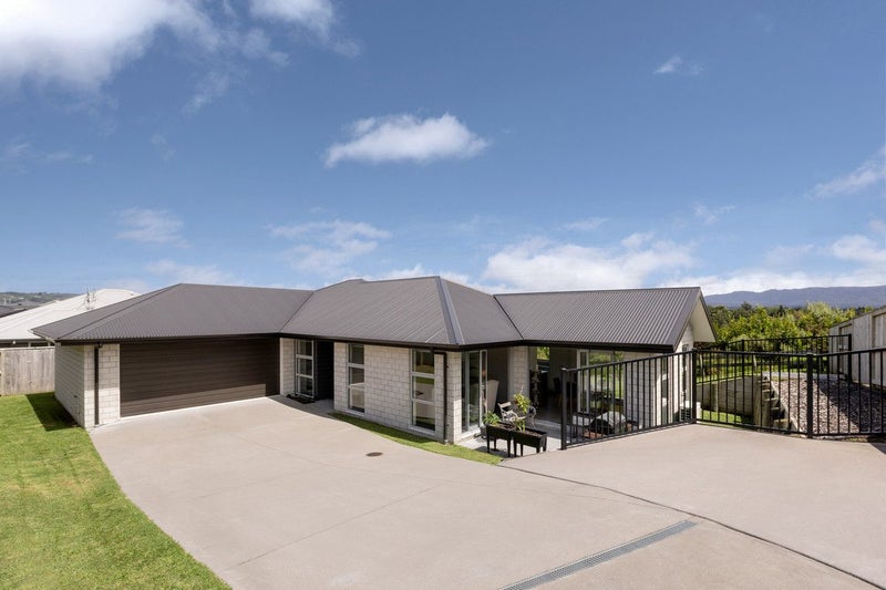 14 Anglers Way, Omokoroa, Omokoroa - Carousel 1