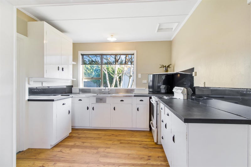 11 Cameron Street, Waimate, Waimate - Carousel 2