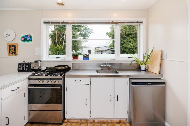 20 Roy Street, Palmerston North, Palmerston North - Carousel 2