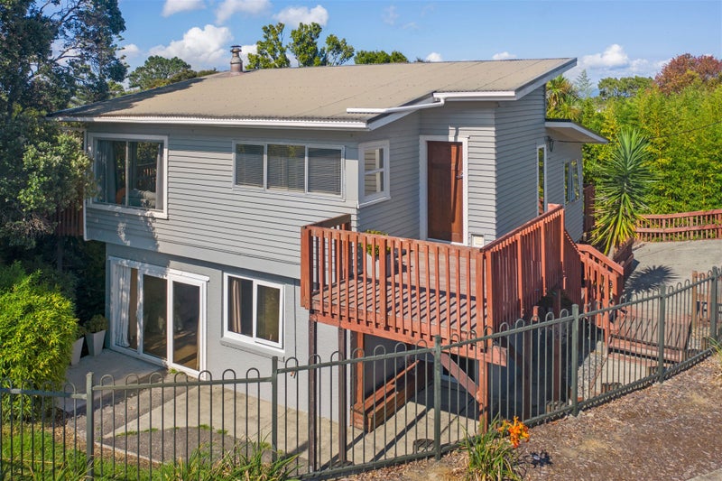 2/618 Glenfield Road, Bayview, Auckland - Carousel 1