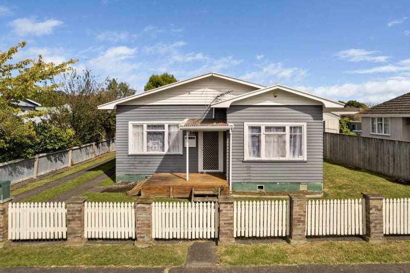 36 Salisbury Avenue, Whanganui East, Whanganui - Carousel 1