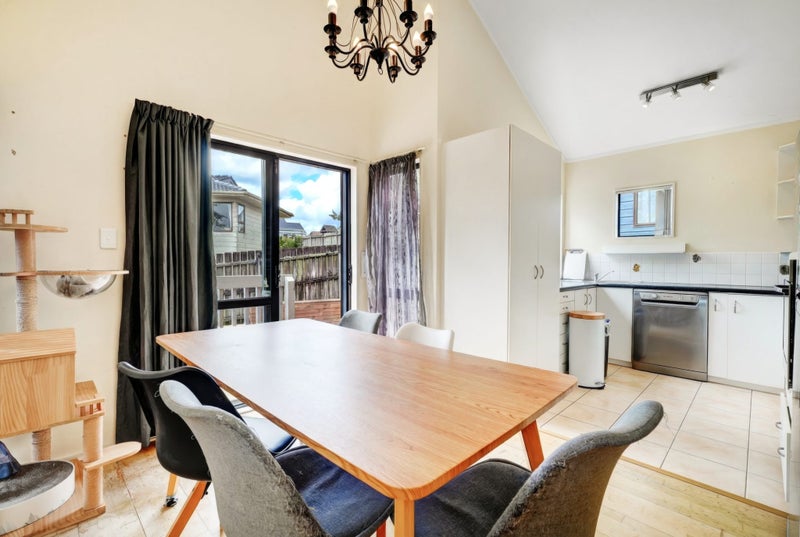 2/28 Pahi Place, West Harbour, Auckland - Carousel 2