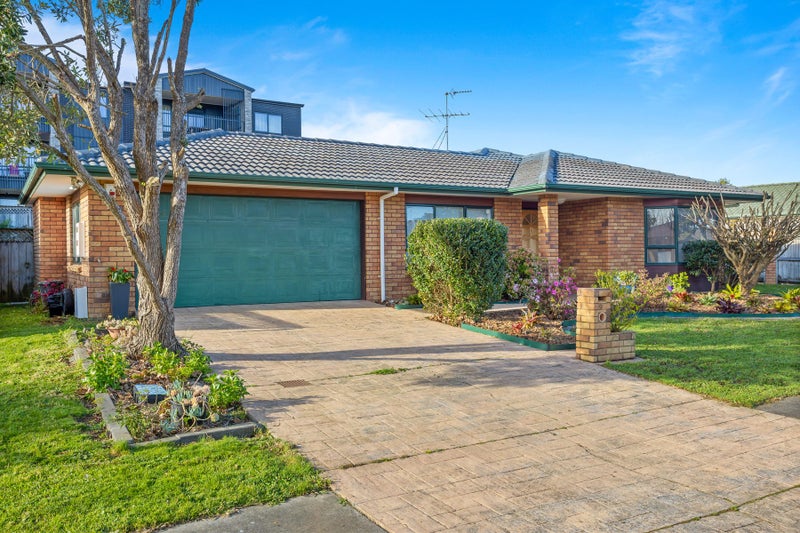 9 Cottesmore Place, Huntington Park, Manukau City, Auckland - Carousel 1