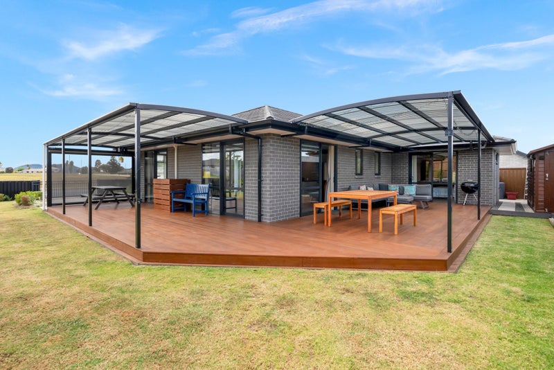 50 Plover Street, One Tree Point - Carousel 1