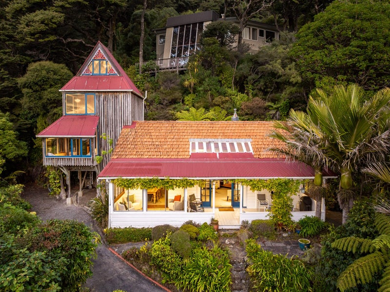 3 Huia Road, Days Bay, Lower Hutt - Carousel 2
