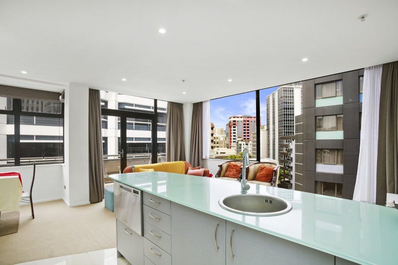 1103/332 Lambton Quay, Wellington Central, Wellington - Carousel 1
