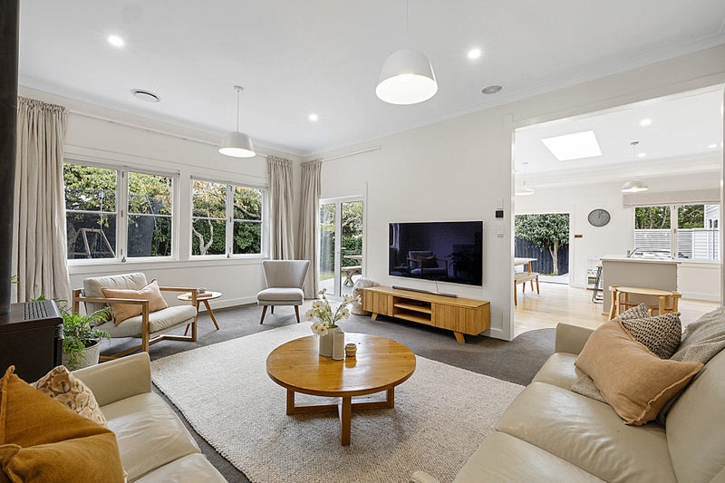 66 Paynters Avenue, Strandon, New Plymouth - Carousel 2