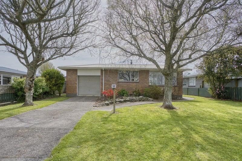 49 Hoffman Street, Hokitika - Carousel 1
