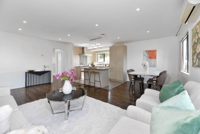 2/16 Caribbean Drive, Unsworth Heights, Auckland - Carousel 2