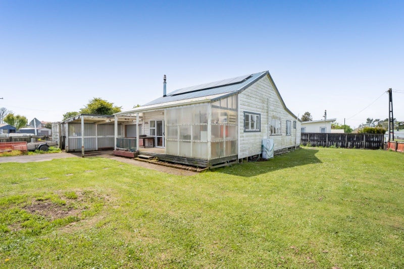 2 Whitcombe Terrace, Midhirst, Stratford - Carousel 2