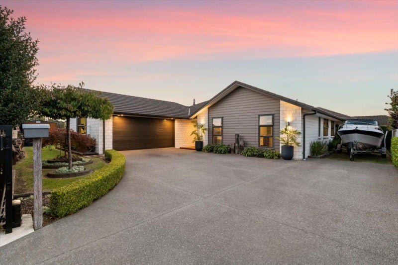 6 Donelle Place, Te Puke, Te Puke - Carousel 1