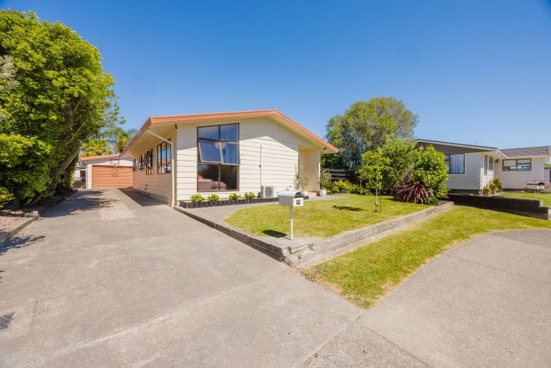 78 Atherfold Crescent, Greenmeadows, Napier - Carousel 1