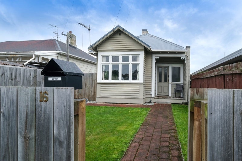 16 Ravelston Street, Saint Kilda, Dunedin - Carousel 1
