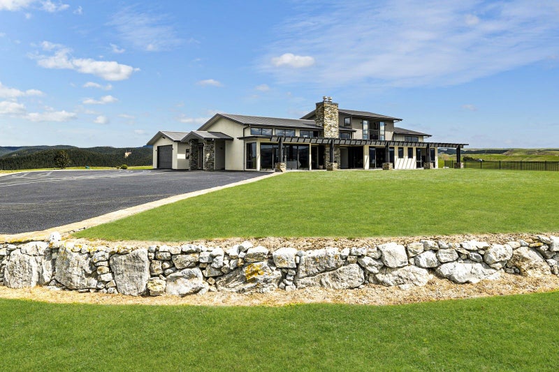 Property Valuation for 220 Taieri Peak Road, Meadowbank, Palmerston