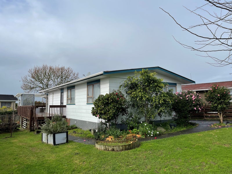 25 Pipitea Place, Massey, Auckland - Carousel 1