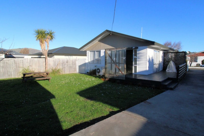 8 Peckham Lane, Woolston, Christchurch City, Canterbury - Carousel 1