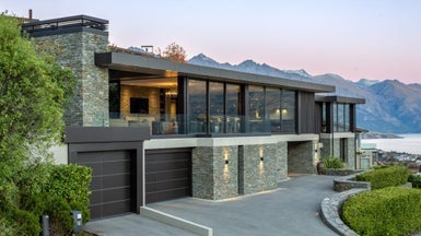 5 Belfast Terrace, Queenstown, Queenstown - Carousel 1