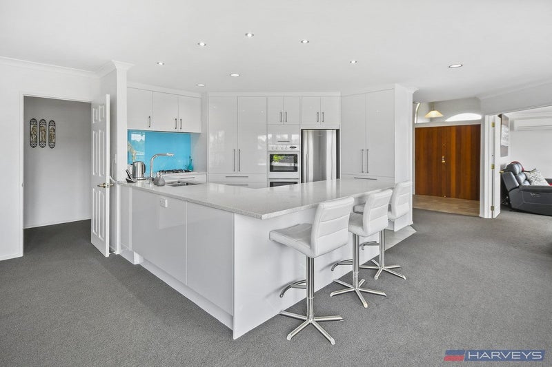 20 Byblos Place, The Gardens, Auckland - Carousel 2