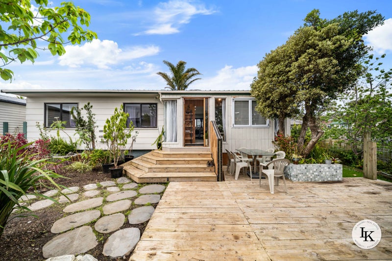 1/19 Glenlea Place, Flat Bush, Auckland - Carousel 1