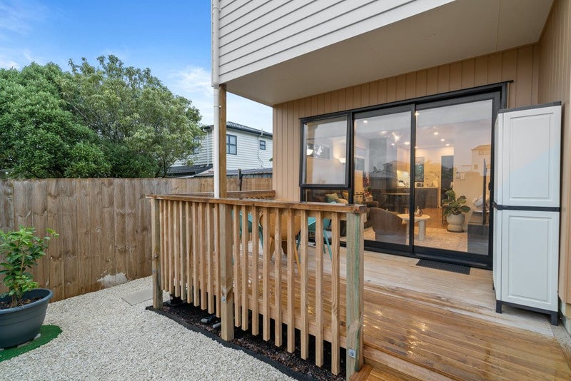 7/11 Camp Road, Mount Wellington, Auckland - Carousel 1