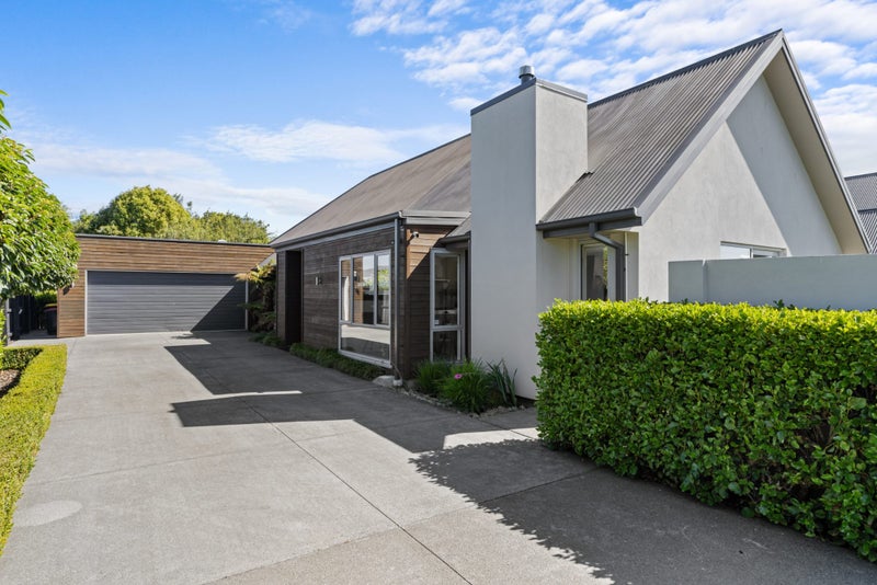 10 Lakebridge Place, Parklands, Christchurch - Carousel 1