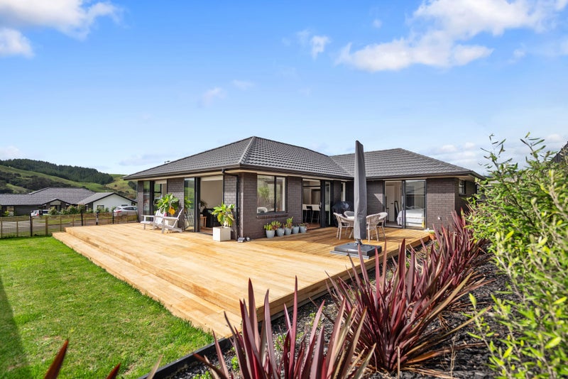 12 Porokaiwhiri Avenue, Helensville, Helensville - Carousel 2