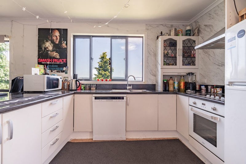 27 Nore Street, Waihola, Milton - Carousel 2